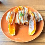 バナナとジェラートミルクの自家製キャラメルクロッフル