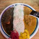 2種盛(チキンカレー&ポークビンダルー)(CURRY BAL くじら)