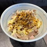 炙りチャーシュー丼（ハーフ）(豚そば専門店 一望)