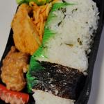 おむすびおかずセット(鮭・わかめ)(ビッグ・エー 高島平店)