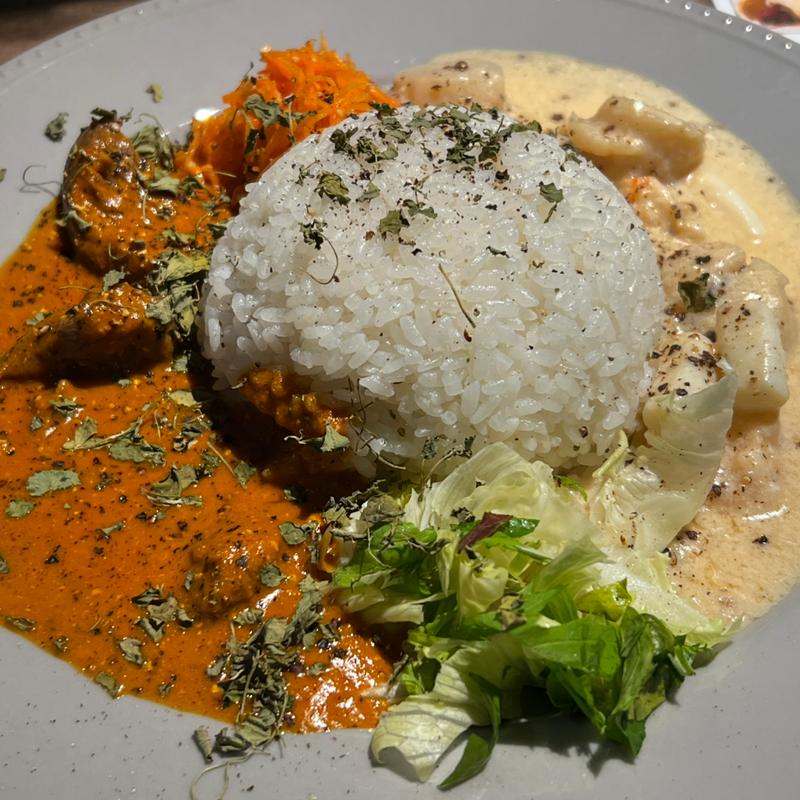 本日のカレーとシーフードのあいがけカレー(LA PAIX23)