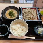 とろろごはん、そば付き