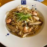 帆立と海老と湯葉のペペロンチーノ 京風だし仕立て