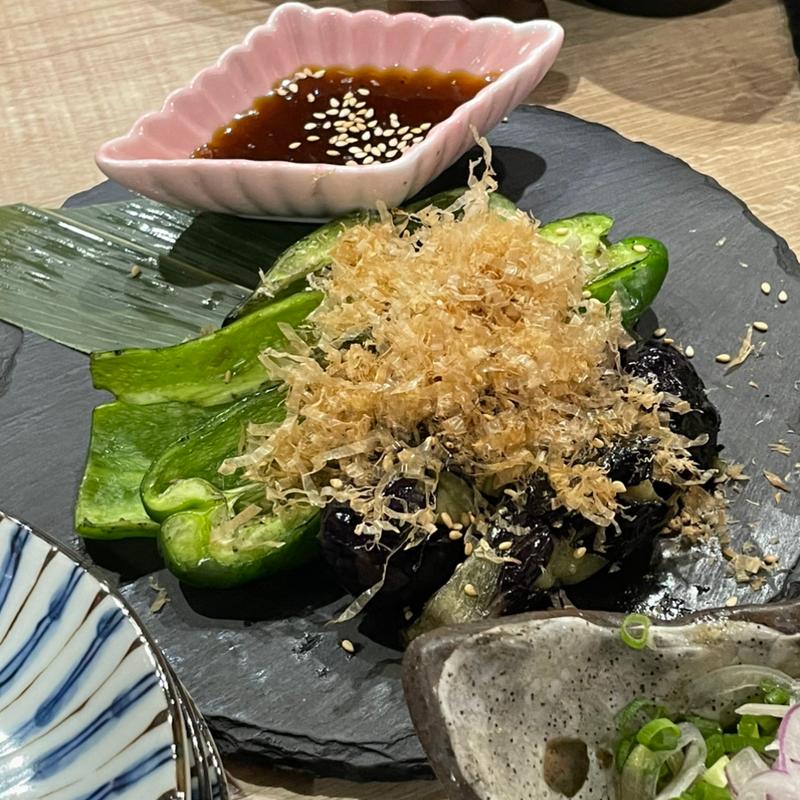 茄子とピーマンの炭火焼き(寿司と日本酒 よってき)