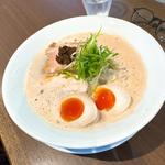 濃厚白湯そば醤油　味玉トッピング(ラーメン家 こゝろ Japanese Noodle cocoro)