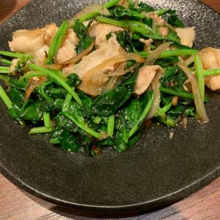 ほうれん草と豚肉の塩ダレバター炒め(清龍 池袋西口店)