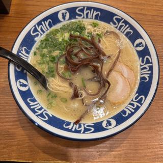 博多ShinShinらーめん(博多らーめん ShinShin 天神本店)