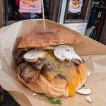 猪&マッシュルームバーガー(DeliBoy BROS. Hamburger)