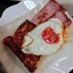 ベーコンエッグフレンチトースト