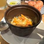 紅ズワイガニと春菊のペンネグラタン