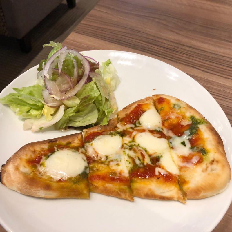 ふわふわナンのマルゲリータ(高倉町珈琲 成田店)