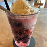 フルーツポンチクリームソーダ(杏Cafe)