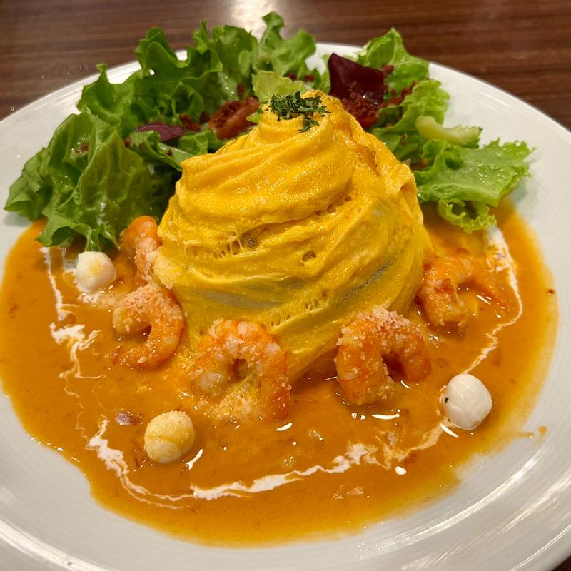 たっぷり海老とモッツァレラのドレス•ド•オムライス(Salon Oeuf et Moi そごう横浜店)