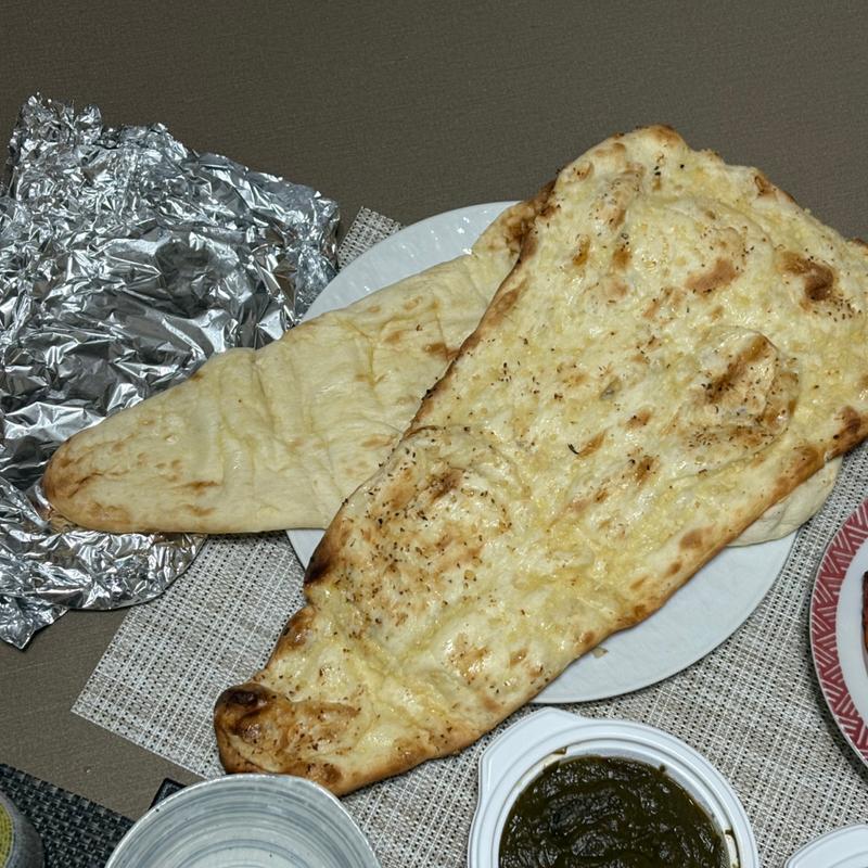 ナン・プレーン & ガーリック(インドレストラン・ガンジー（ＧＡＮＤＨＩ）)