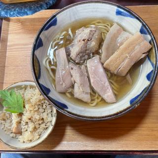 (那覇 そば処 たからまちがー)