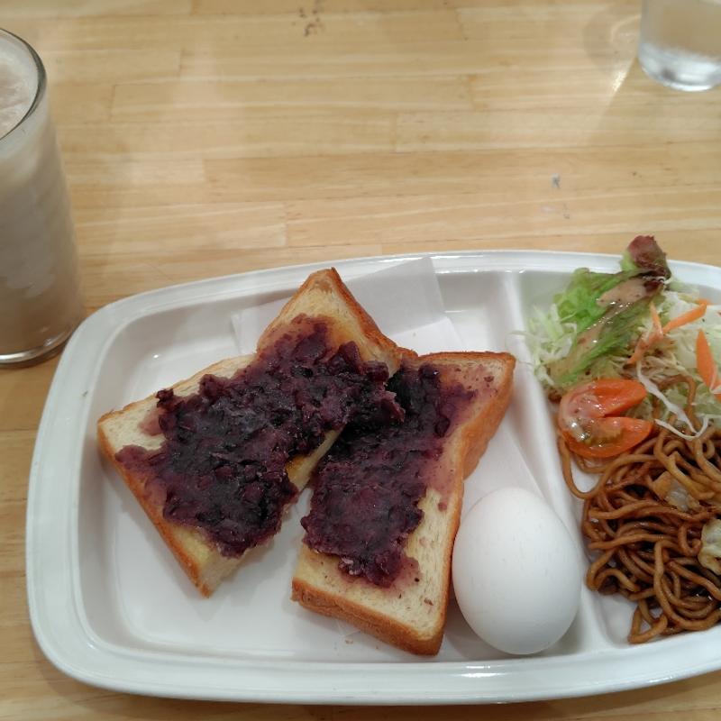 (ベーカリー カフェGift)