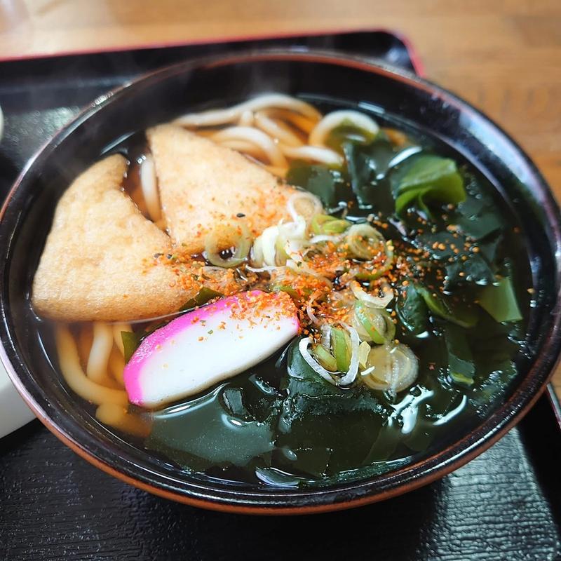 きつねうどん ワカメ(恵比寿食堂)