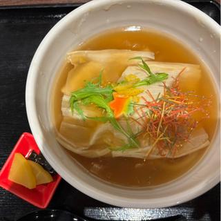 あんかけ湯葉うどん(和食・うどん ひろひろ)