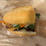 チキンサテー焼きバインミー(EBISU BANH MI BAKERY)