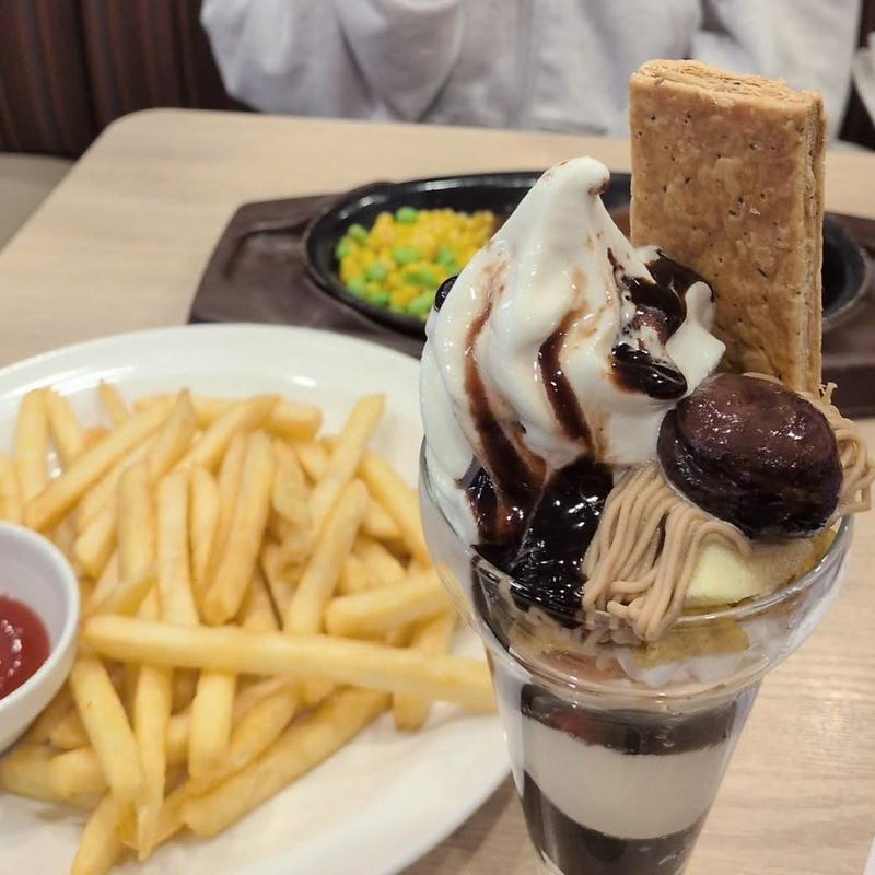 マロンと珈琲のモンブランパフェ(ガスト 千歳船橋店 )