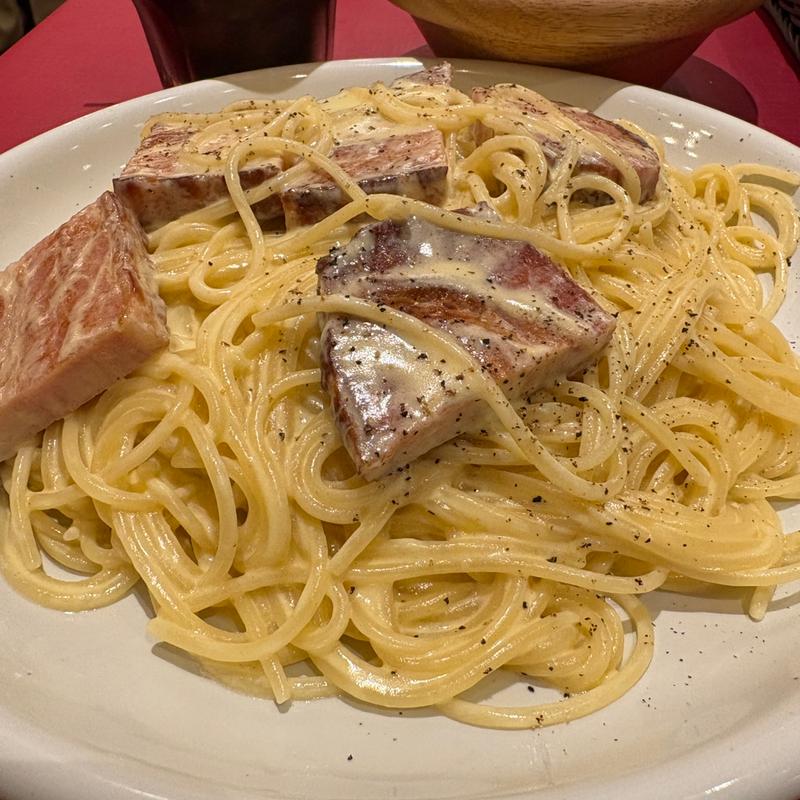 厚切りベーコンのカルボナーラ(トラットリア ラ・ベルデ 西新宿店)