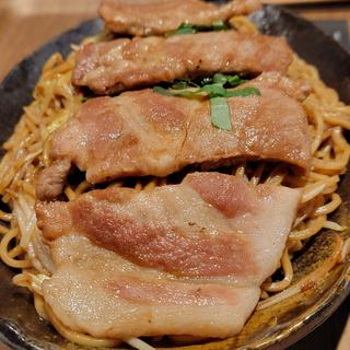 ポークたれ焼きどどーんとソーゆ出汁
やきそば(TAKASHIMA)