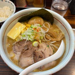 あけどや味噌ら〜麺 中盛 バター(らー麺 あけどや )