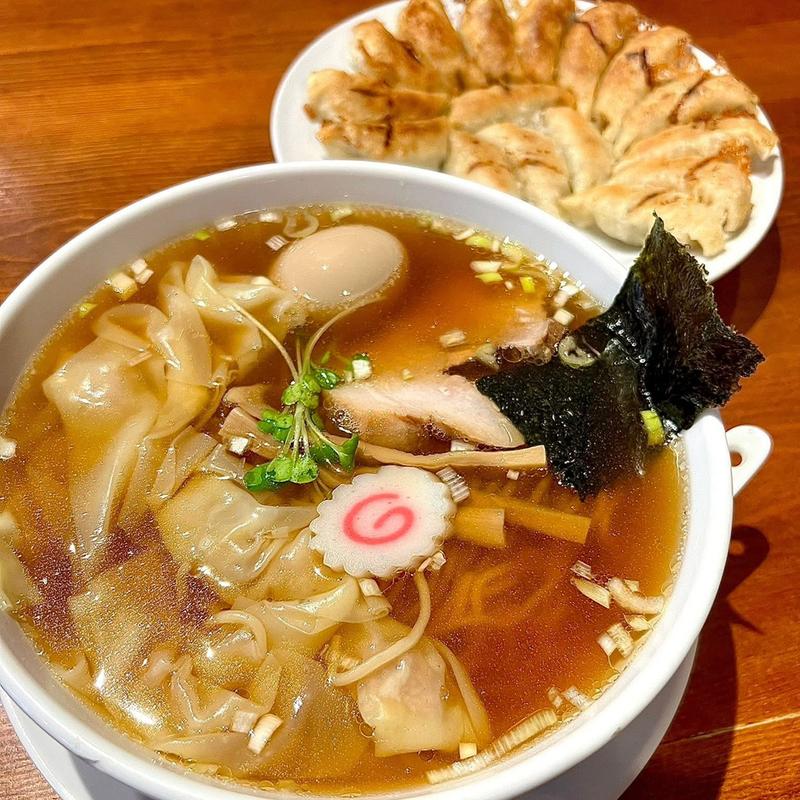 ワンタンメン 円盤餃子(麺飯酒家 万来)