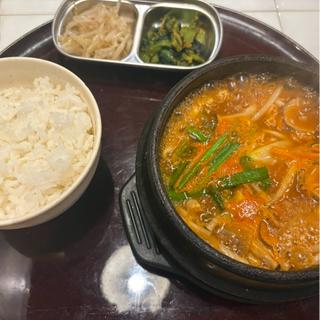 ユッケジャン定食(韓国ごはん・酒家 ダイダイ 横浜みなとみらい店)