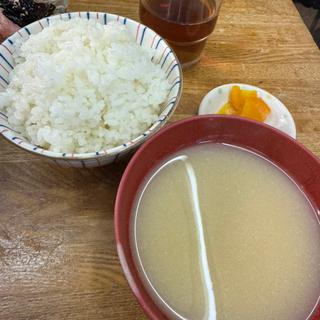 ご飯 、味噌汁(せきの )