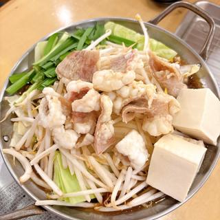 もつ鍋醤油味(屋台居酒屋大阪 満マル 阪急茨木店 茨木市駅 周辺 宴会 ランチ)