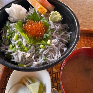 釜揚げしらす丼