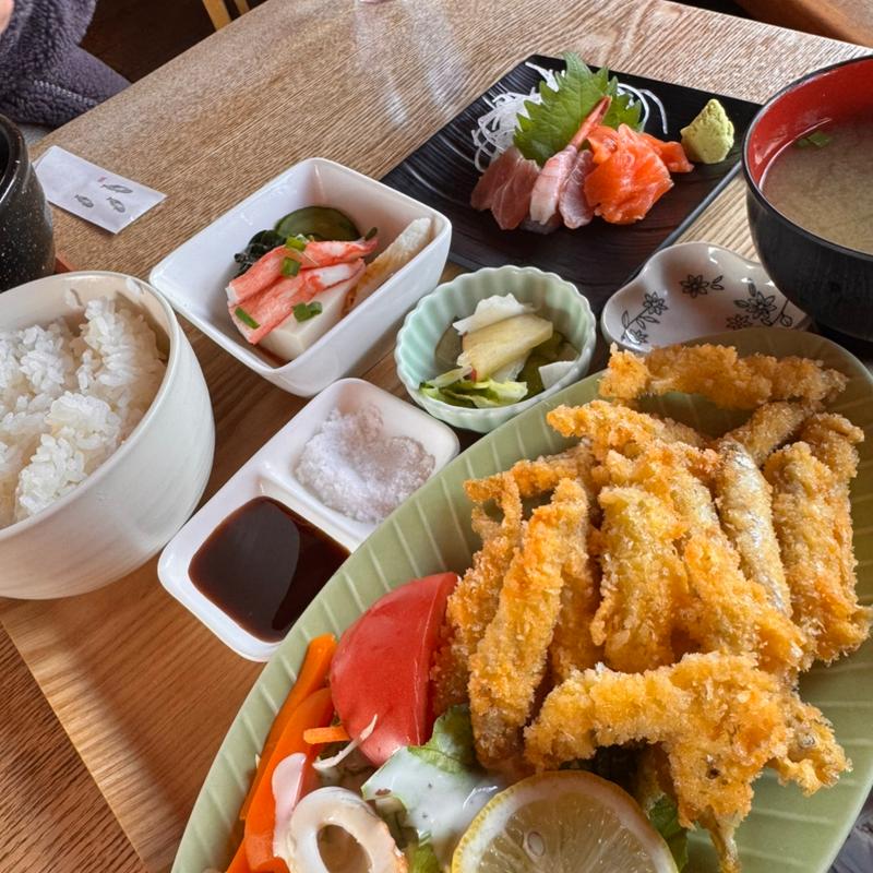 ワカサギフライ定食 刺し身付き(魚料理 大正 本店)