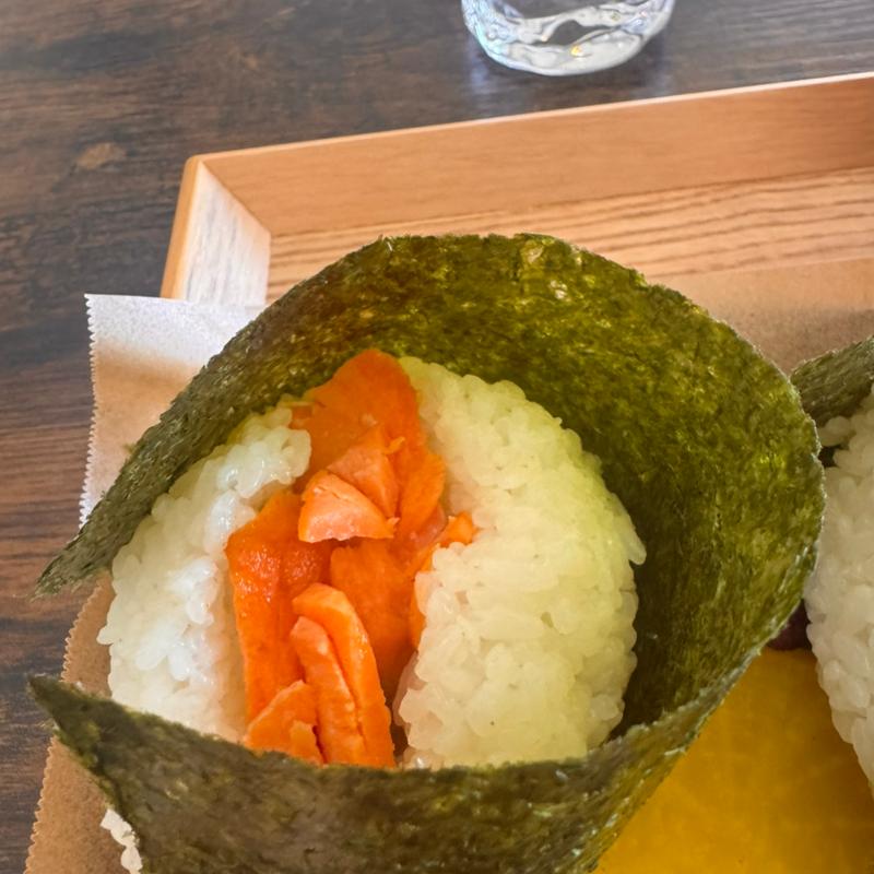鮭のおにぎり(お結び茶屋 夢舞)