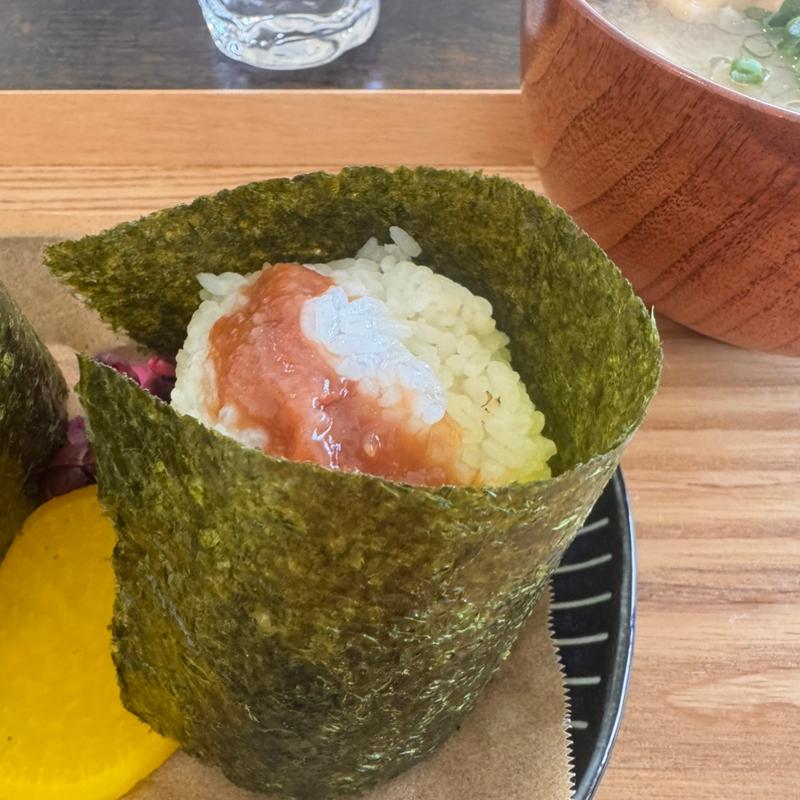 梅のおにぎり(お結び茶屋 夢舞)