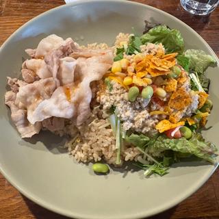 アジアンタコライス&石上極み豚のアジアン豚しゃぶごはん(BAZIO)