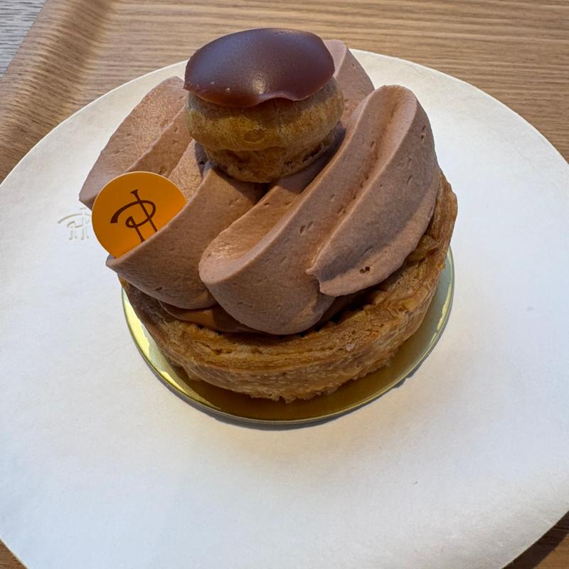 タルト　サントノレ　モガドール(ピエール・エルメ・パリ 青山)