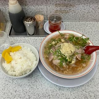 ニンニクラーメン