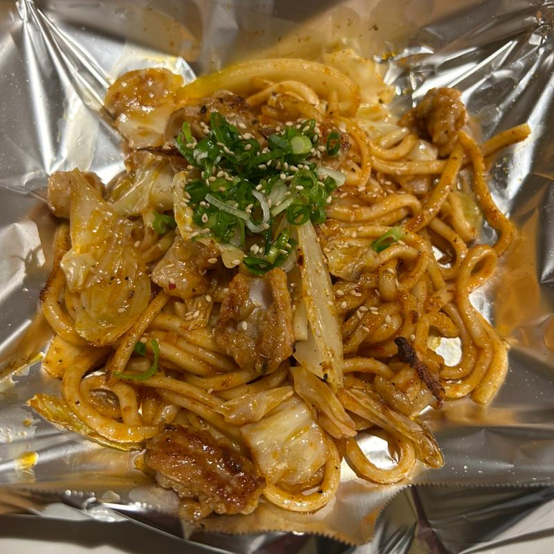 ホルモン焼きうどん(りゅう )