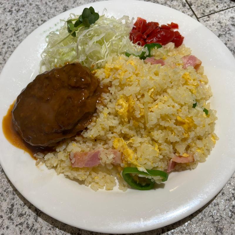 ハンバーグピラフ(ロビン)