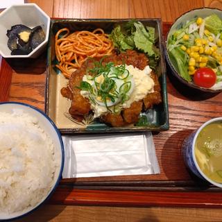 タルタルチキン南蛮定食(丸鶏はじめ)