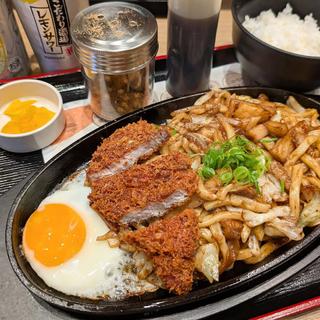 カツのせ焼きうどん小ライスセット(資さんうどん 三郷店)