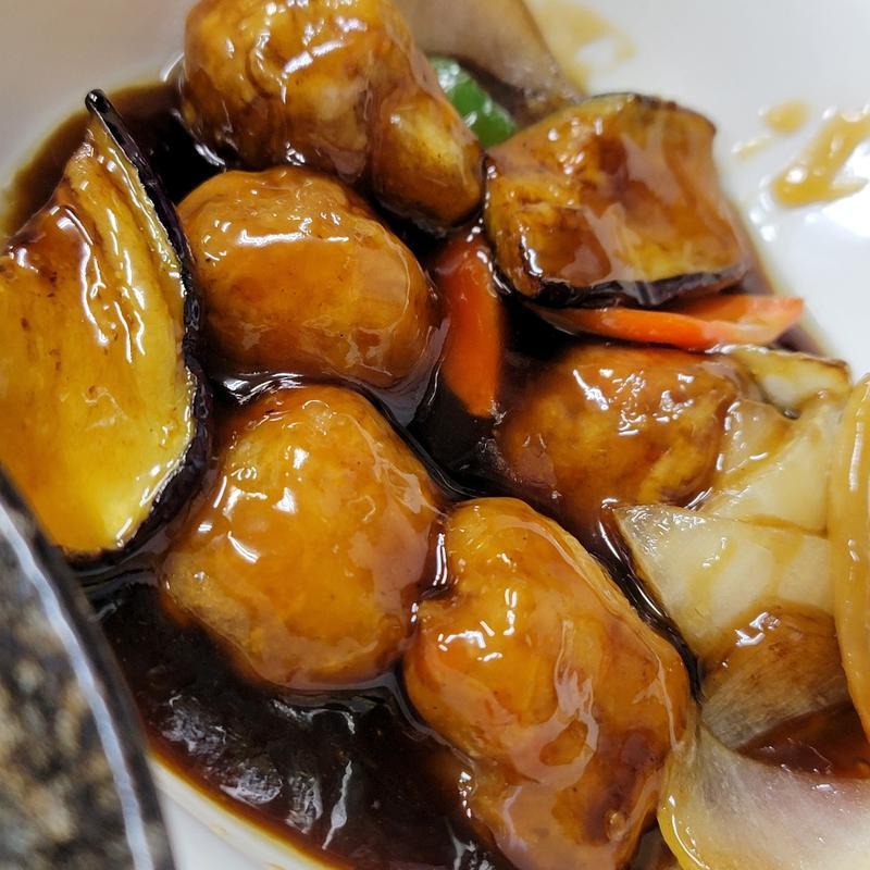 酢豚(鶏そぼろ大根・ライス・みそ汁)(泉食堂)