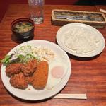唐揚げ、カニクリームコロッケ、目玉焼き(はれたりくもったり )