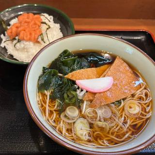 日替定食（温キツネそば+明太ごはん）(そば うどん 元長)