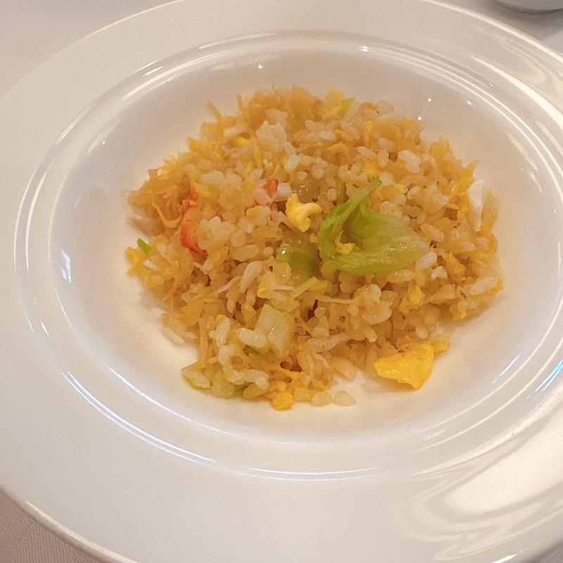 蟹肉とレタスの焼飯(中国料理 皇家龍鳳)