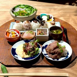 (地産美食の小皿料理 農絆卓恵)