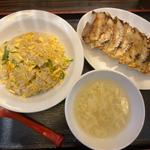 夜の定食　炒飯・餃子セット