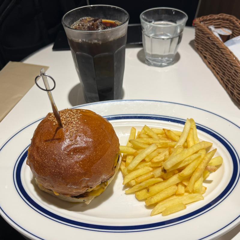 ダブルミートチーズバーガー(THE BEAT DINER グランスタ東京)