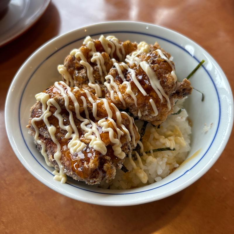 セットの唐揚げ丼(まる七 )
